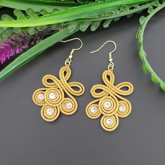 Handmade Art Deco Gold Dangle Earrings - Picture 5 of 6